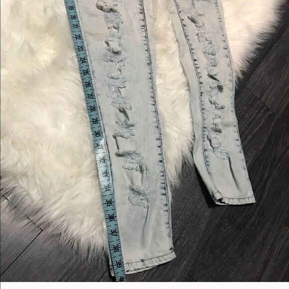 JC & JQ washed out light ripped Size 9 jeans - Picture 7 of 8